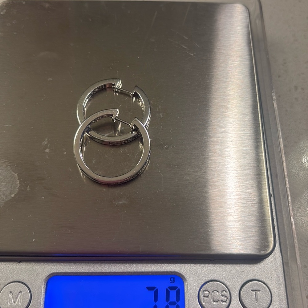 14k white gold diamonds earrings don’t know ct please see on ph
